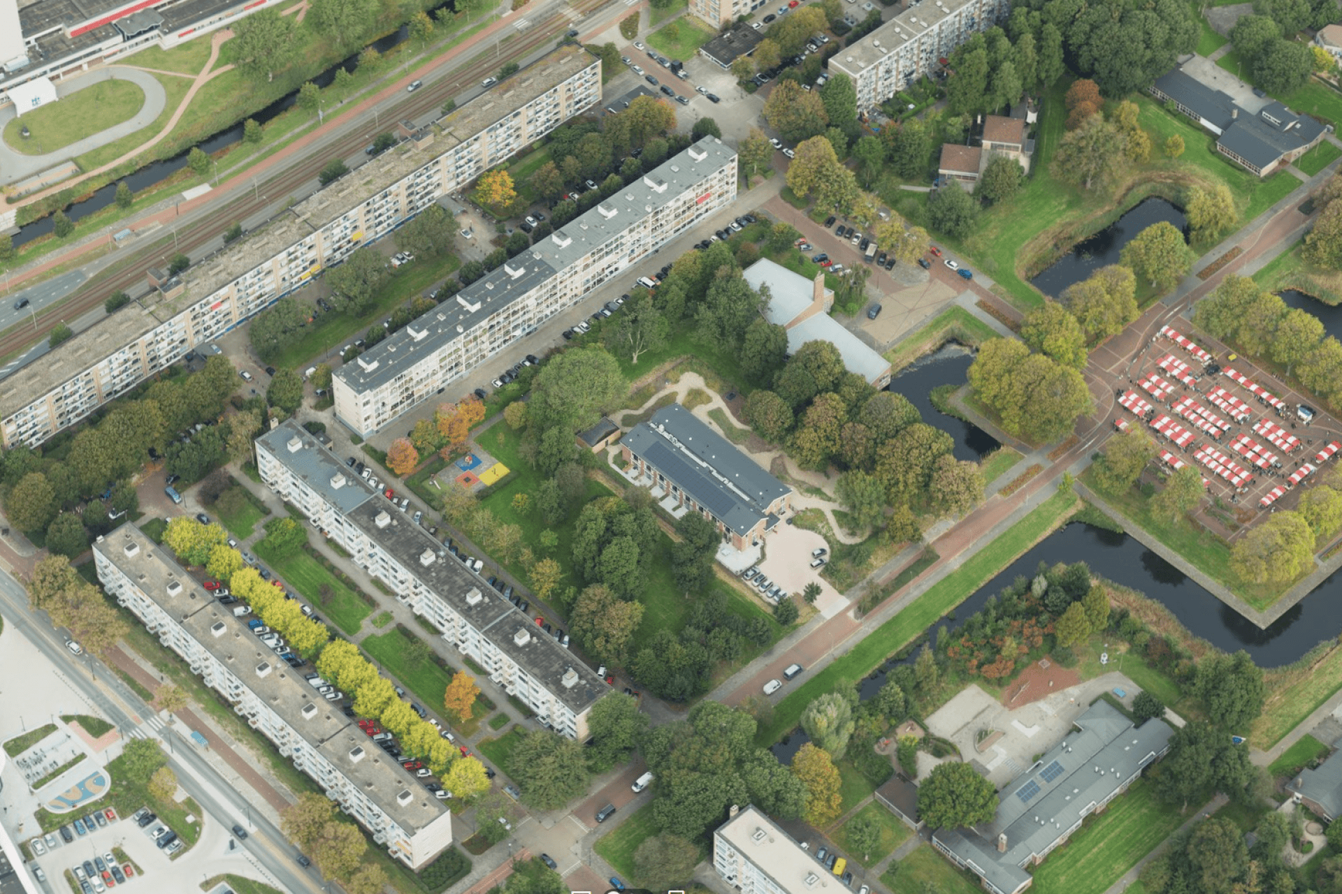 Luchtfoto van De Heuvel / Amstelwijk
